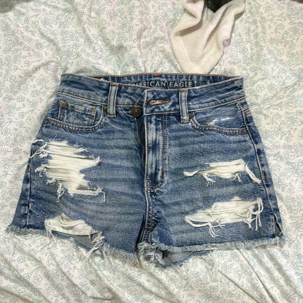 000 American Eagle shorts